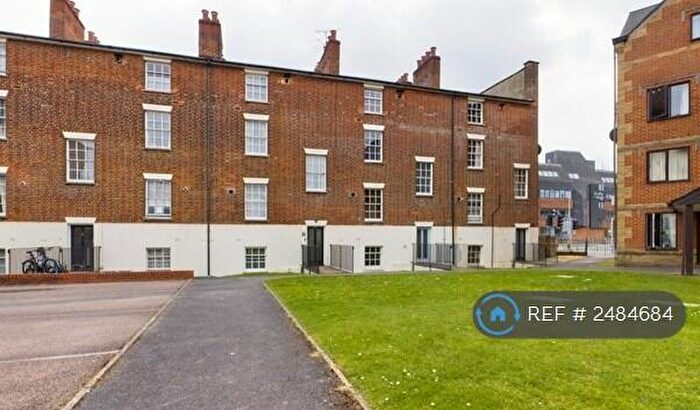 2 Bedroom Maisonette To Rent In Regent Court, Reading, RG1
