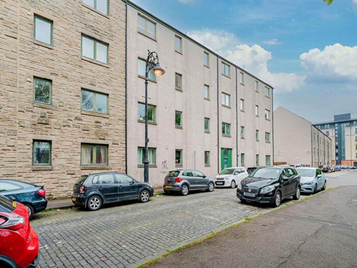 2 Bedroom Flat To Rent In Yardheads, Leith, Edinburgh, EH6
