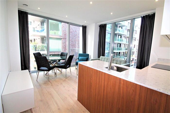 Apartment To Rent In Neroli House, E1
