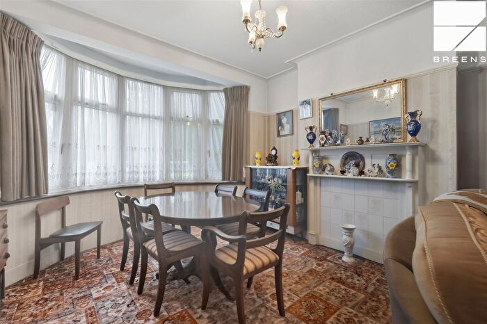 3 Bedroom End Of Terrace House For Sale In Wadham Road, E17