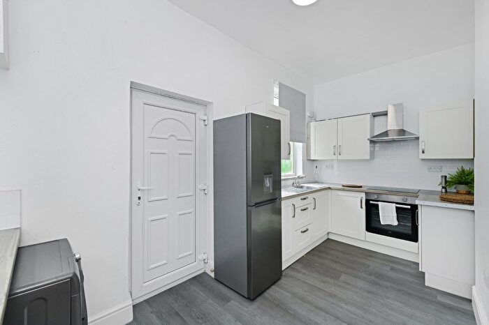 4 Bedroom Flat To Rent In Foxhall Road, Nottingham, Nottinghamshire, NG7