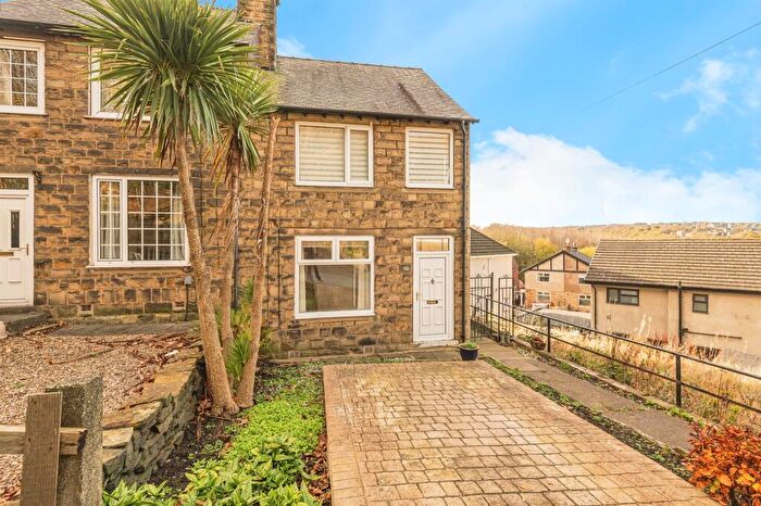 2 Bedroom Semi Detached House For Sale In Lockwood Scar, Huddersfield, HD4
