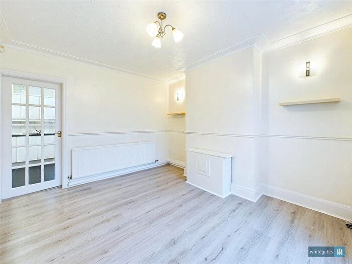 2 Bedroom Terraced House For Sale In Grove Avenue, Doncaster, South Yorkshire, DN5