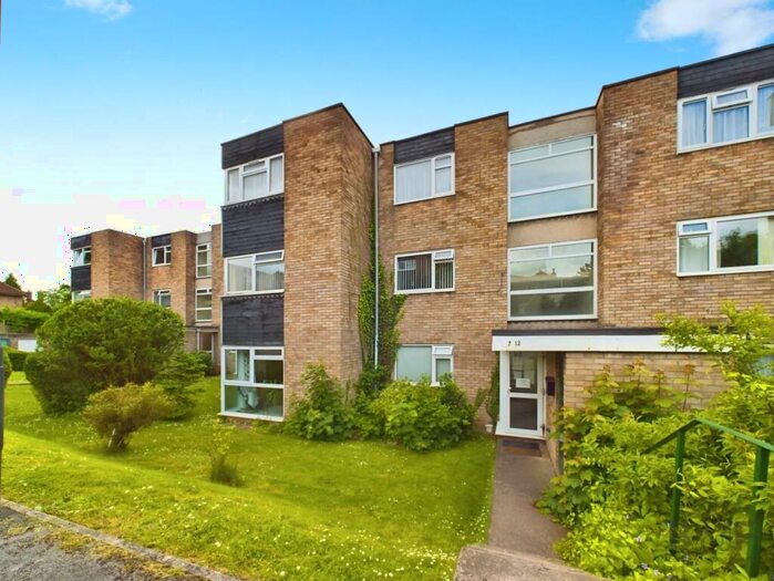 2 Bedroom Flat To Rent In Overnhill Court, Bristol, BS16