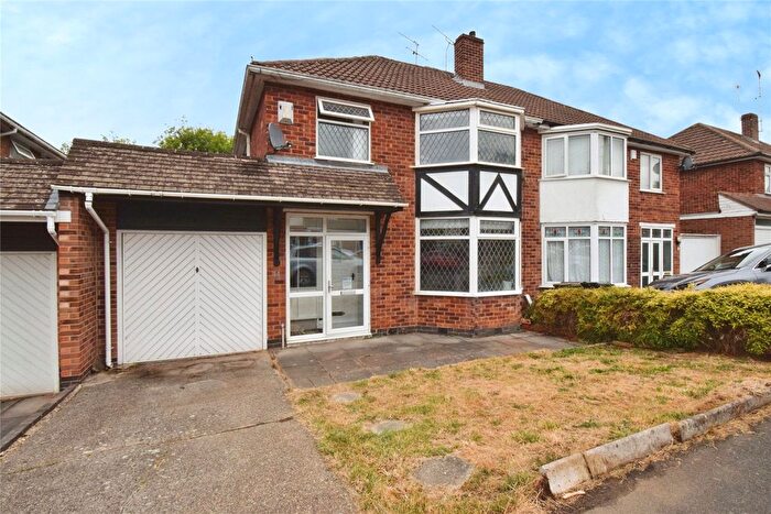 3 Bedroom Semi-Detached House For Sale In Greenbank Drive, Oadby, Leicester, Leicestershire, LE2