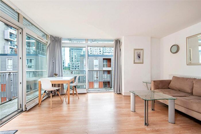 2 Bedroom Apartment To Rent In Cassilis Road, London, E14