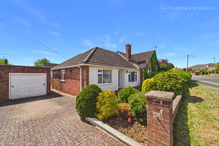 3 Bedroom Bungalow For Sale In Elm Drive, St. Ives, Cambridgeshire, PE27