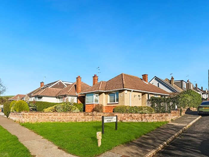3 Bedroom Detached Bungalow For Sale In Mile Oak Road, Portslade, BN41