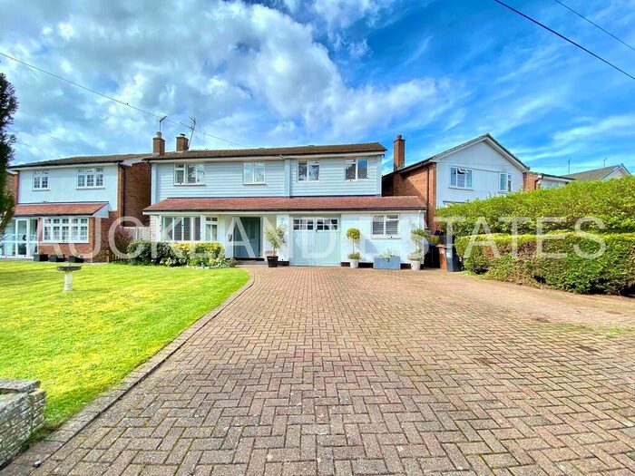 4 Bedroom Detached House To Rent In Grangewood, Potters Bar, EN6