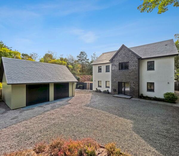 5 Bedroom Detached House For Sale In Doune Road, Dunblane, Stirlingshire, FK15