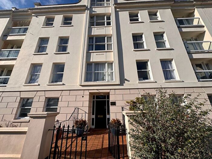 1 Bedroom Flat To Rent In Dane John Court, Canterbury, CT1