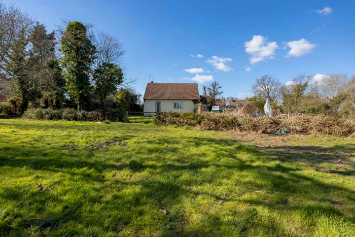 2 Bedroom Detached Bungalow For Sale In Lomas Lane, Sandhurst, Cranbrook, TN18