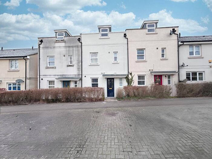 4 Bedroom Town House To Rent In Joyford Passage, Cheltenham, GL52