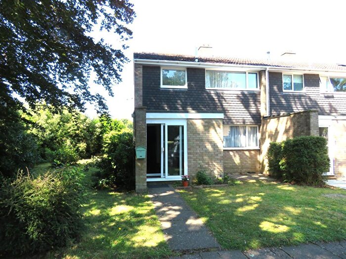 3 Bedroom End Of Terrace House To Rent In York Avenue, New Milton, BH25