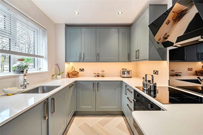 1 Bedroom Detached House For Sale In Hawkswell Walk, Woking, Surrey, GU21