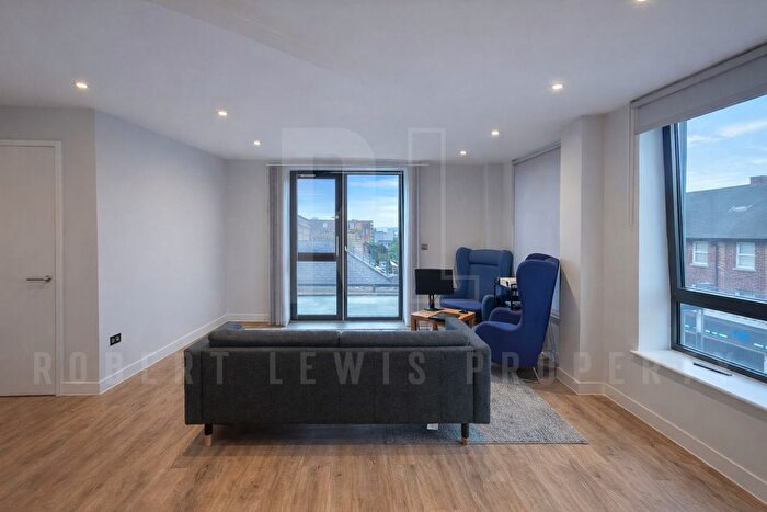 2 Bedroom Flat To Rent In Foster Street, London, NW4