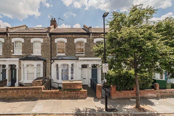 1 Bedroom Flat For Sale In Thorpedale Road, London, N4