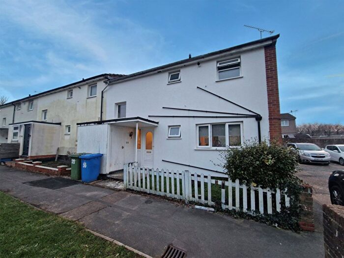 3 Bedroom End Of Terrace House To Rent In Yardley, Bracknell, Berkshire, RG12