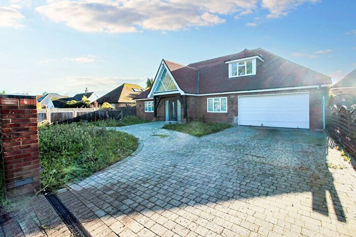 4 Bedroom Detached House For Sale In Sandyhurst Lane, Ashford, TN25
