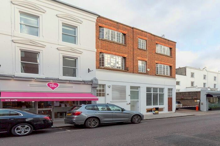 Studio To Rent In Abingdon Road, London, W8