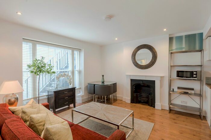 2 Bedroom Flat To Rent In York Street, London, W1H