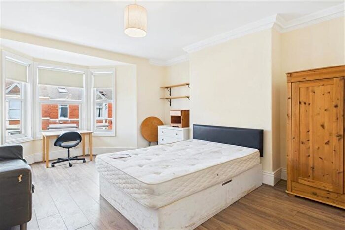 3 Bedroom Flat To Rent In Glenthorn Road, Newcastle Upon Tyne, NE2