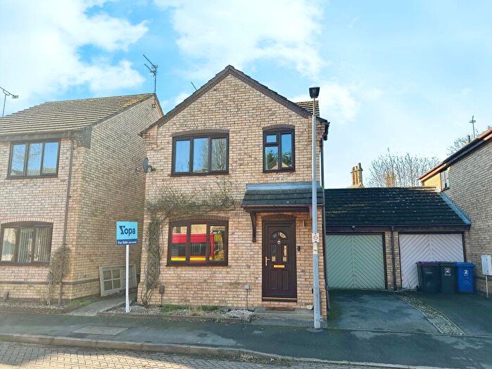 3 Bedroom Detached House For Sale In The Sidings, Saxilby, LN1