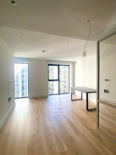 1 Bedroom Flat To Rent In , Fountain Park Way, London, W12