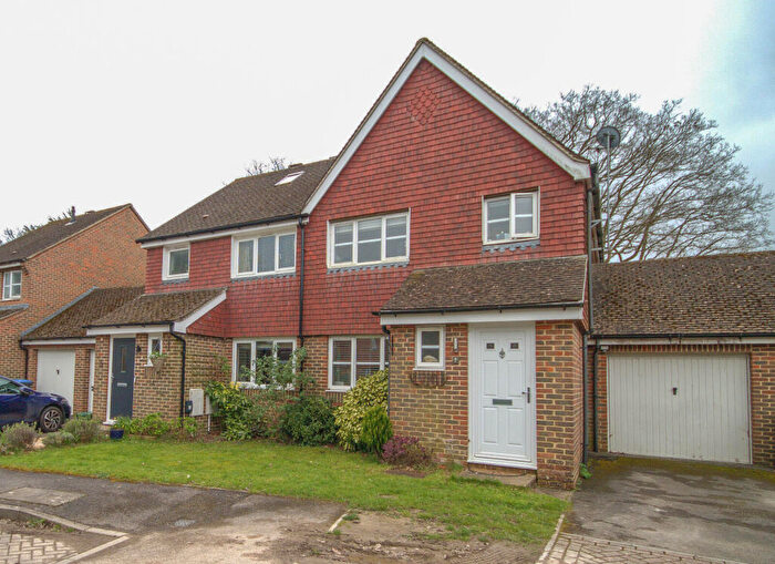 3 Bedroom House For Sale In Dunlop Close, Sayers Common, BN6