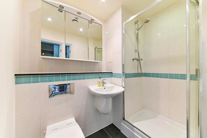 2 Bedroom Flat To Rent In Crowder Street, London, E1