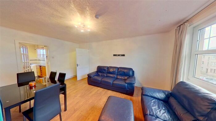2 Bedroom Flat To Rent In New Street, Edinburgh, EH21