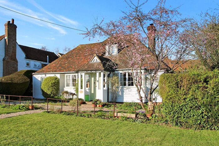 4 Bedroom Detached Bungalow For Sale In The Green, Woodchurch, TN26