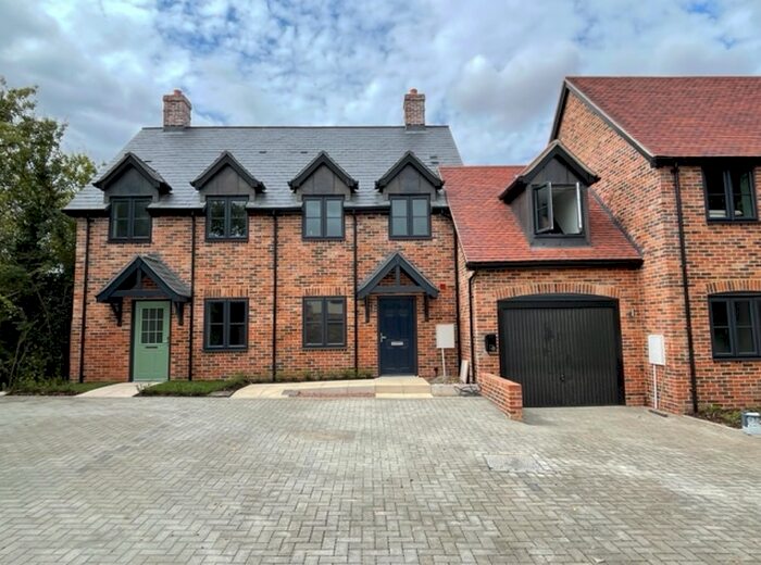 3 Bedroom Terraced House For Sale In Main Road, MK16