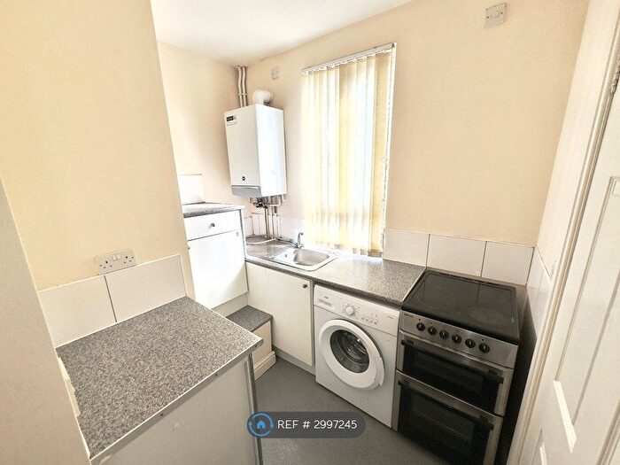1 Bedroom Flat To Rent In Firth Park Road, Sheffield, S5