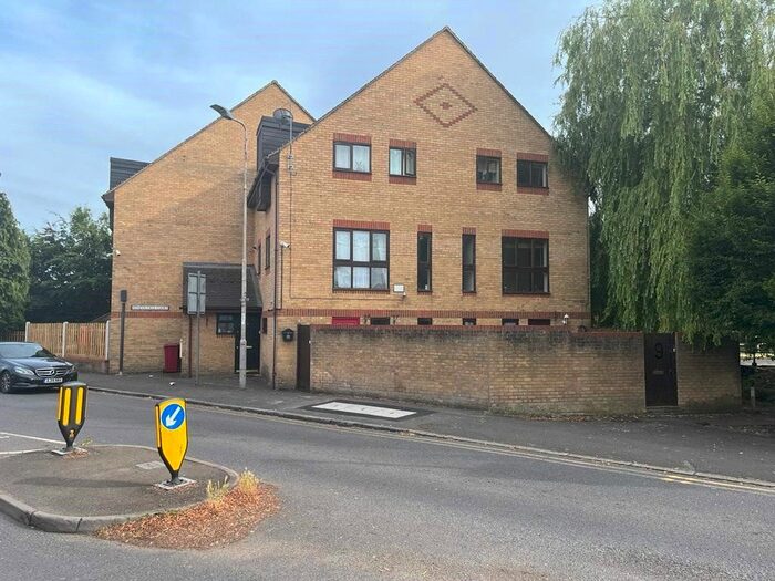 2 Bedroom Flat To Rent In Honeysuckle Court, High Street, Colnbrook, Slough, SL3