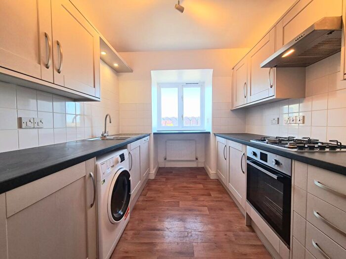 1 Bedroom Flat To Rent In Gainsborough Court, Homesdale Road, Bromley, BR2