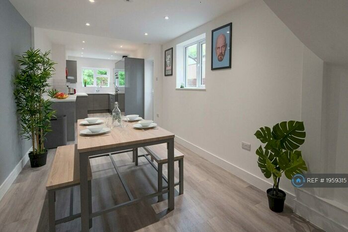 7 Bedroom Terraced House To Rent In Telephone Road, Southsea, PO4