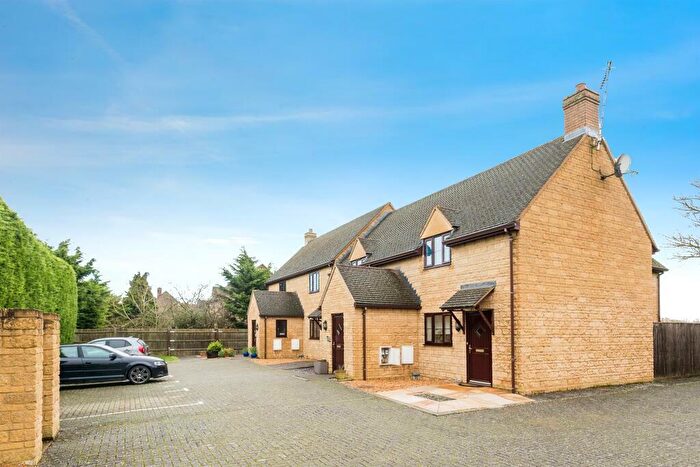 1 Bedroom Flat To Rent In Brighthampton, Witney, OX29