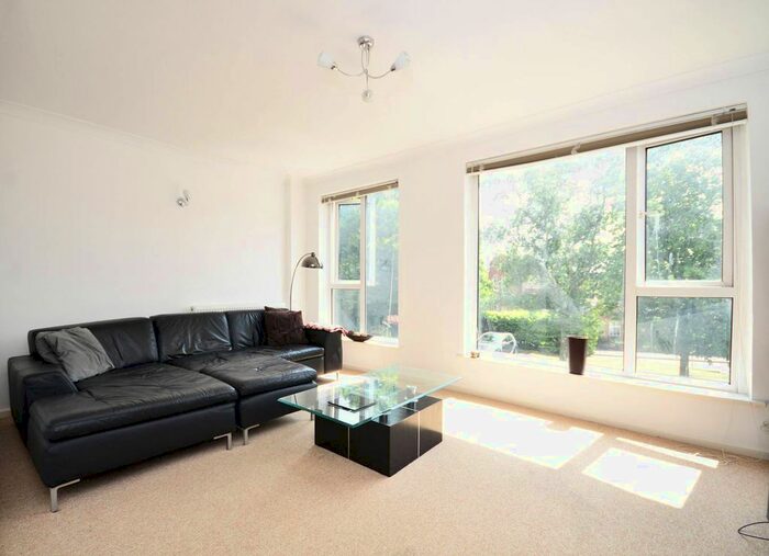 4 Bedroom Property To Rent In Thurlow Park Road, West Dulwich, London, SE21