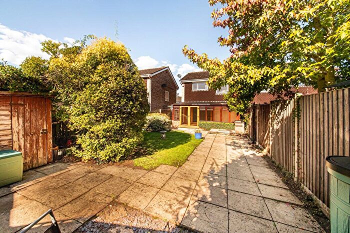 3 Bedroom Semi-Detached House For Sale In Larch Close, Southmoor, OX13