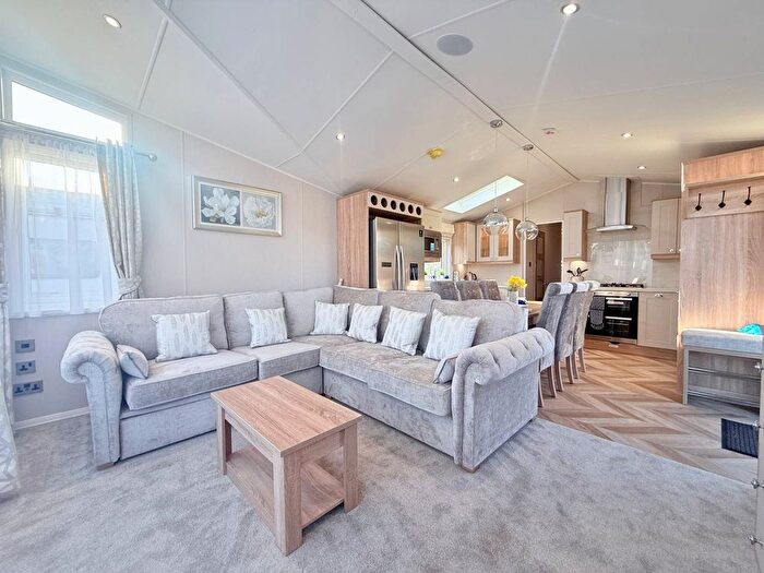 3 Bedroom Park Home For Sale In Ilfracombe, EX34