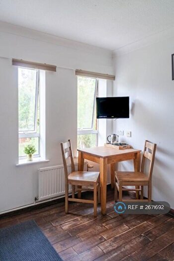 Studio To Rent In Mapesbury Lodge, London, NW2