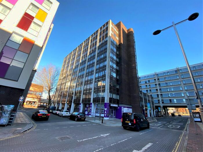 1 Bedroom Flat To Rent In Isambard Brunel Road, Portsmouth, PO1