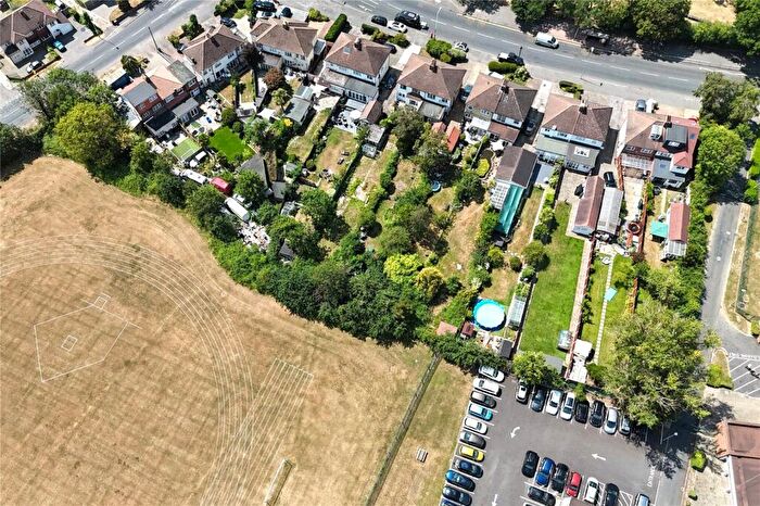 3 Bedroom Semi-Detached House For Sale In Havering Road, Romford, RM1