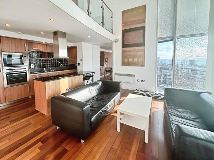 2 Bedroom Flat To Rent In Albion Street, Leeds, West Yorkshire, LS2