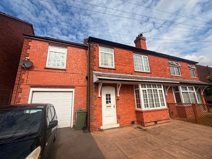 4 Bedroom Semi-Detached House To Rent In Oliver Road, Loughborough, LE11