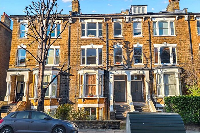 1 Bedroom Apartment For Sale In Highbury Hill, London, N5