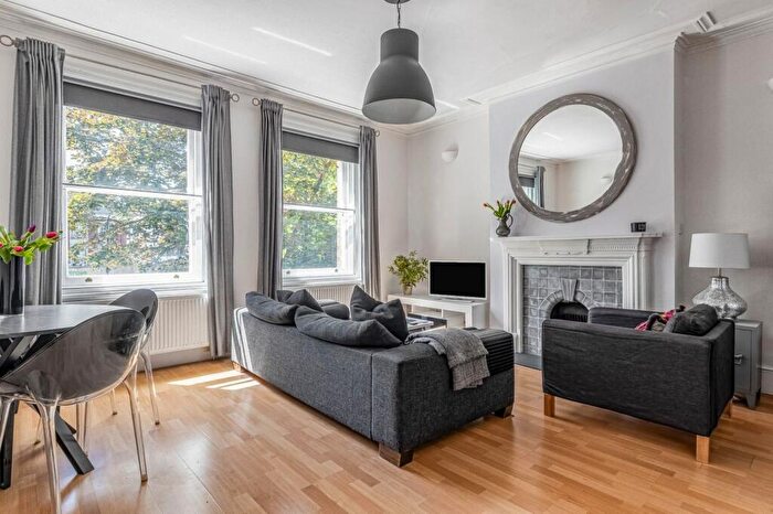 2 Bedroom Flat For Sale In West End Lane, West Hampstead, London, NW6