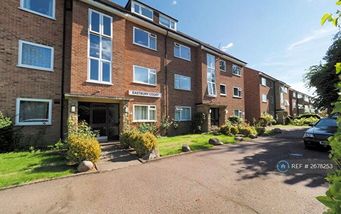 2 Bedroom Flat To Rent In Eastbury Court, New Barnet, Barnet, EN5