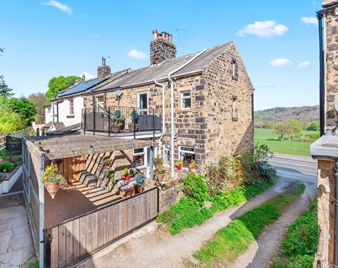 3 Bedroom End Of Terrace House For Sale In Skipton Road, Ilkley, West Yorkshire, LS29
